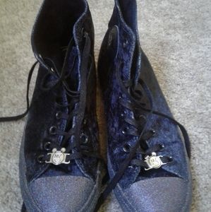 MILEY CYRUS WOMENS CONVERSE